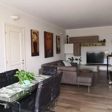 Casa Leonardo A Poggi 임페리아