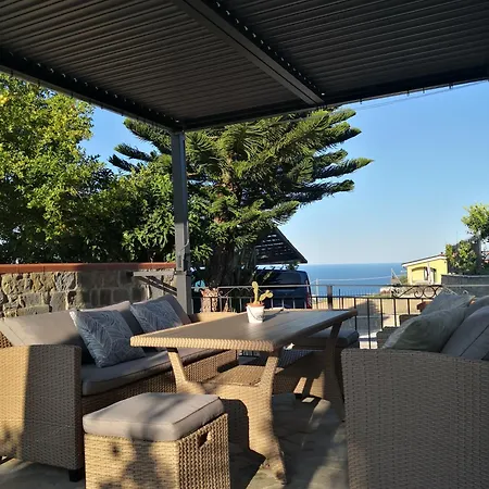 Casa Leonardo A Poggi 펜션 임페리아