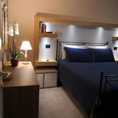 Casa Leonardo A Poggi 펜션 임페리아