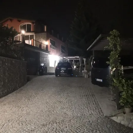 Casa Leonardo A Poggi 펜션