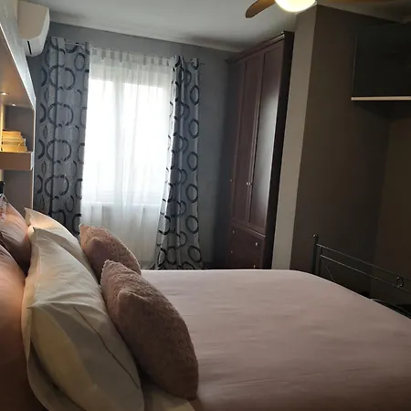 Casa Leonardo A Poggi * إمبيريا
