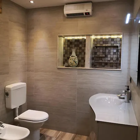 Casa Leonardo A Poggi Dom wakacyjny *