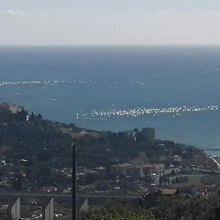 Casa Leonardo A Poggi Imperia
