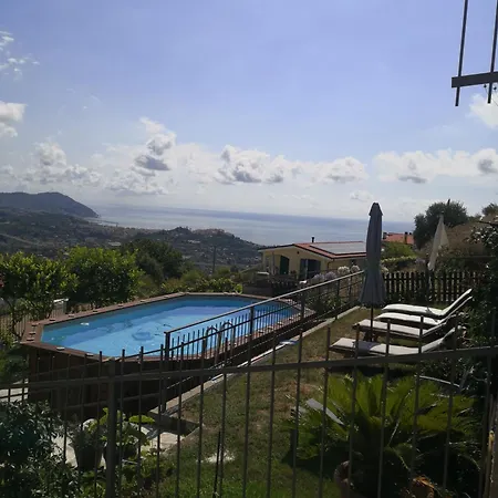 Casa Leonardo A Poggi Imperia