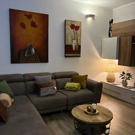 Casa Leonardo A Poggi بيت للعطل *