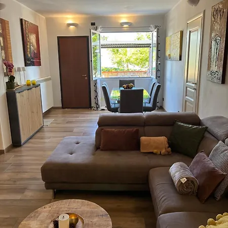 بيت للعطل Casa Leonardo A Poggi *