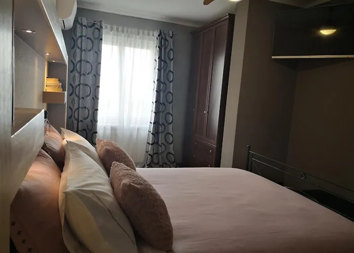 Casa Leonardo A Poggi * Imperia