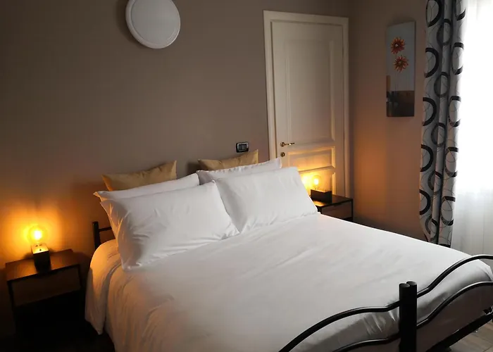 Casa Leonardo A Poggi Feriehus *