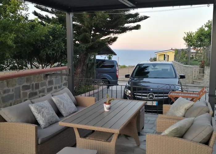 Casa Leonardo A Poggi * Imperia